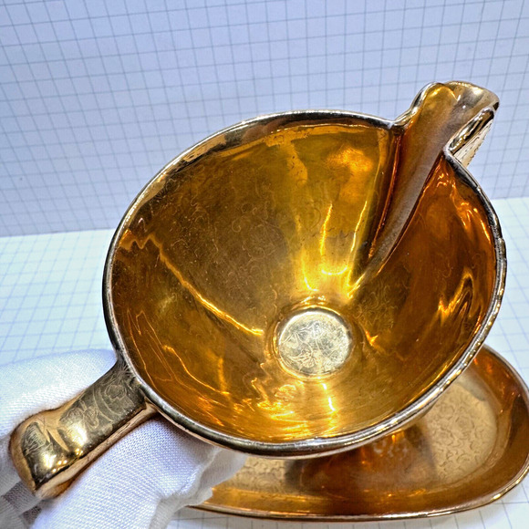VTG MCM Lady Hamilton 22k Warranted Gold Cup Pair Floral Etching w Saucer Set - Picture 4 of 16